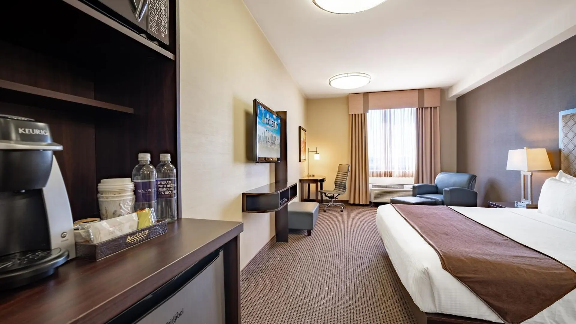 Acclaim Hotel By Clique YYC
